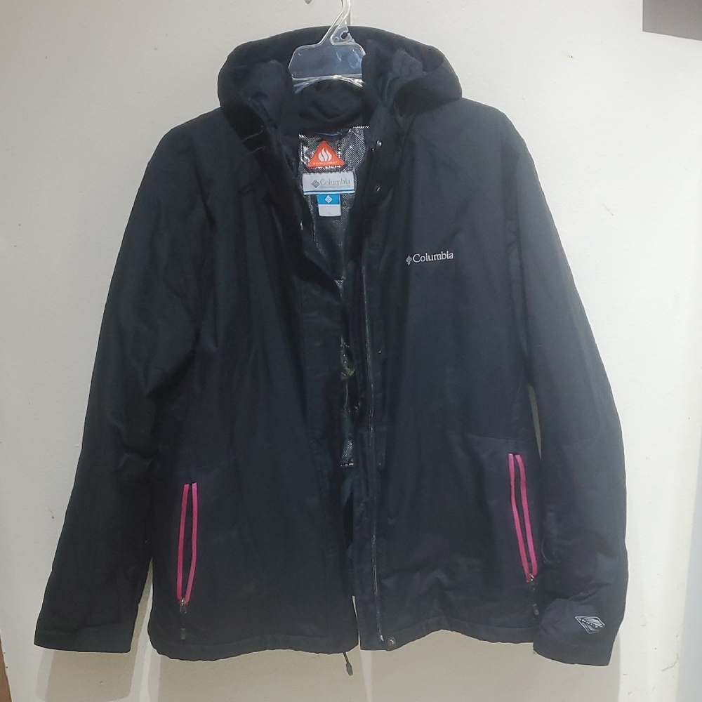 Columbia Womens Black Performance Jacket with Pink Zippers